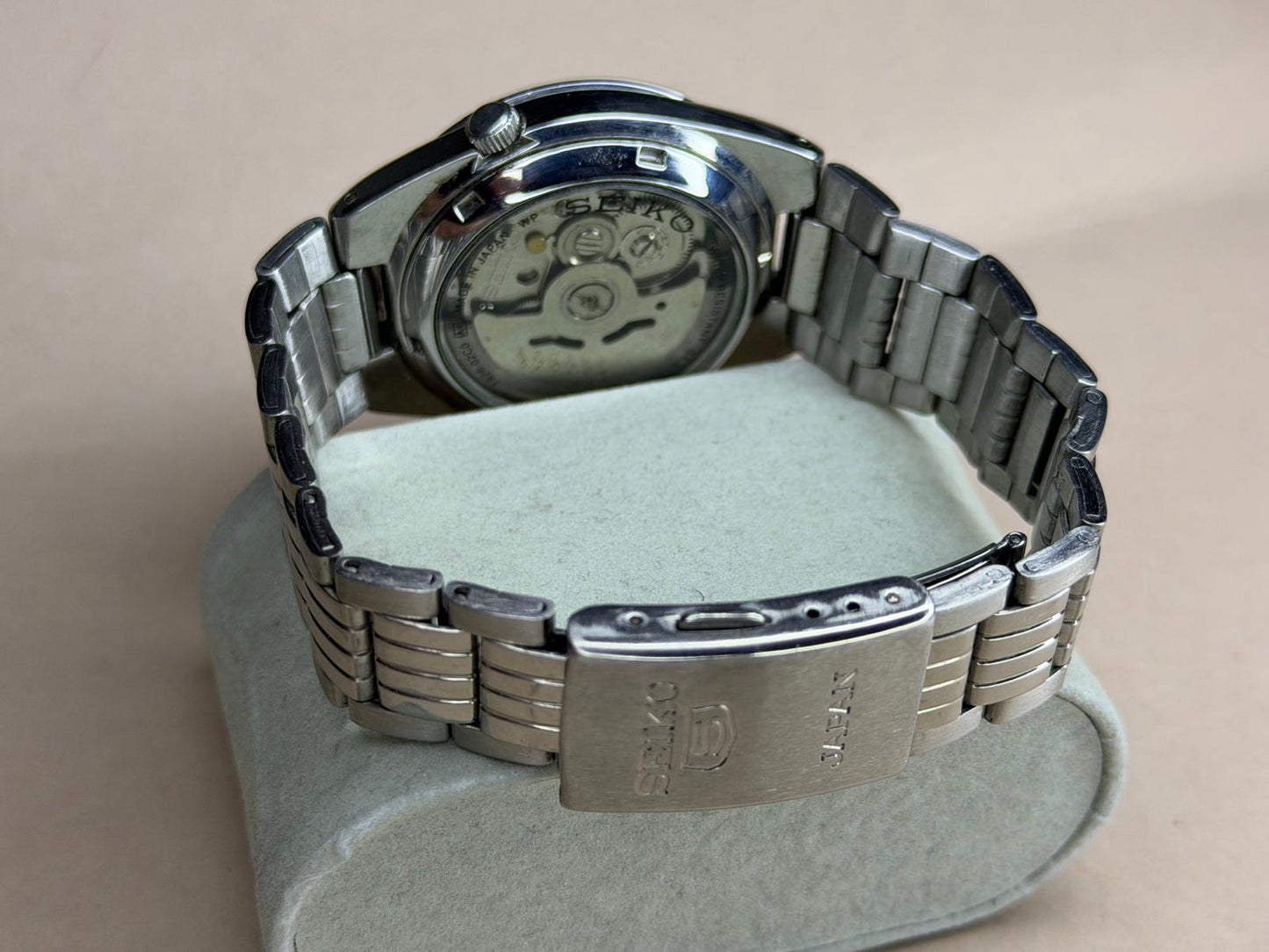 SEIKO 5 – Black Dial, Automatic, Day-Date Wristwatch (Vintage)