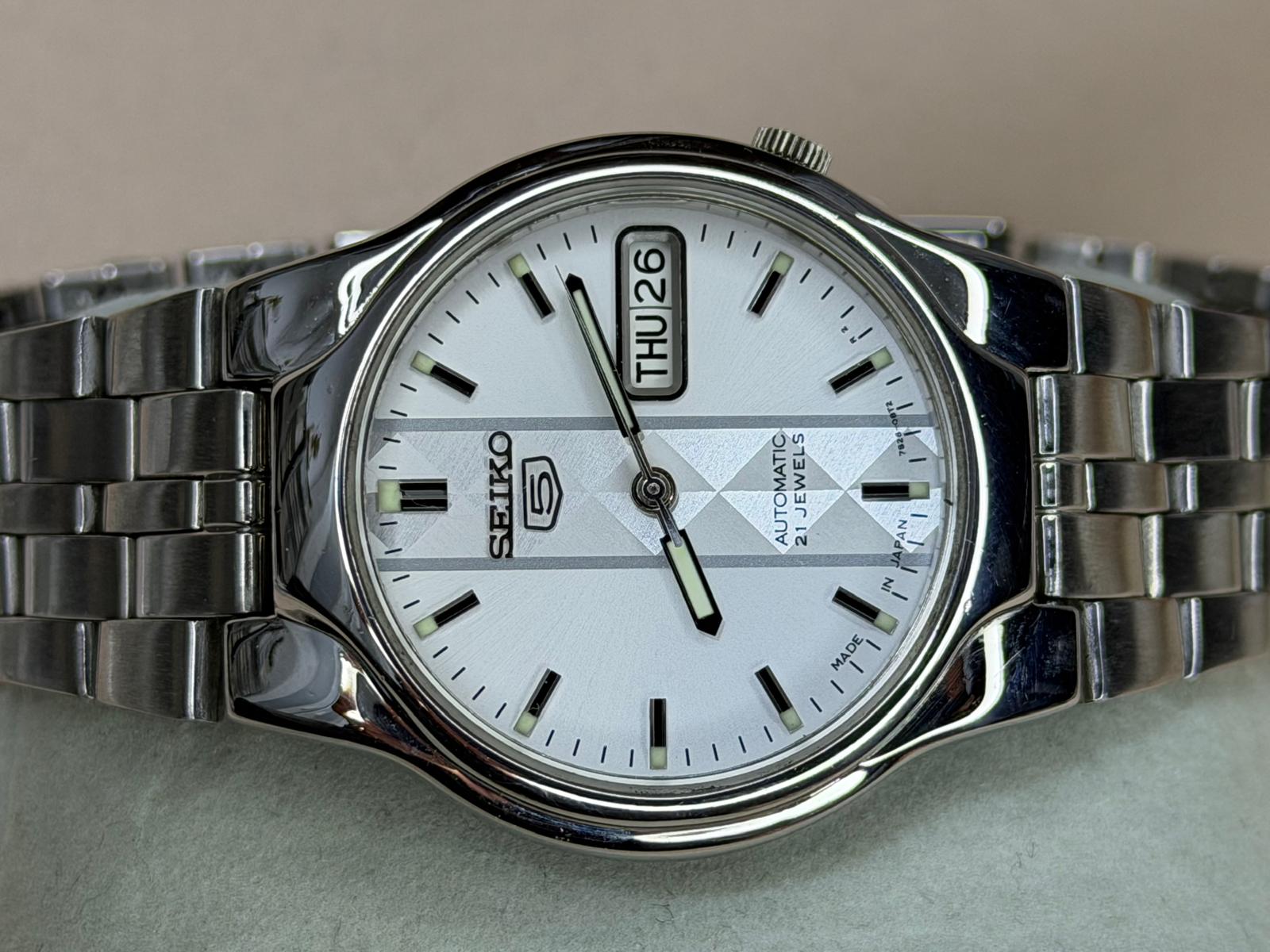 SEIKO Automatic – Silver Dial, Day-Date, Dress Watch (Vintage)