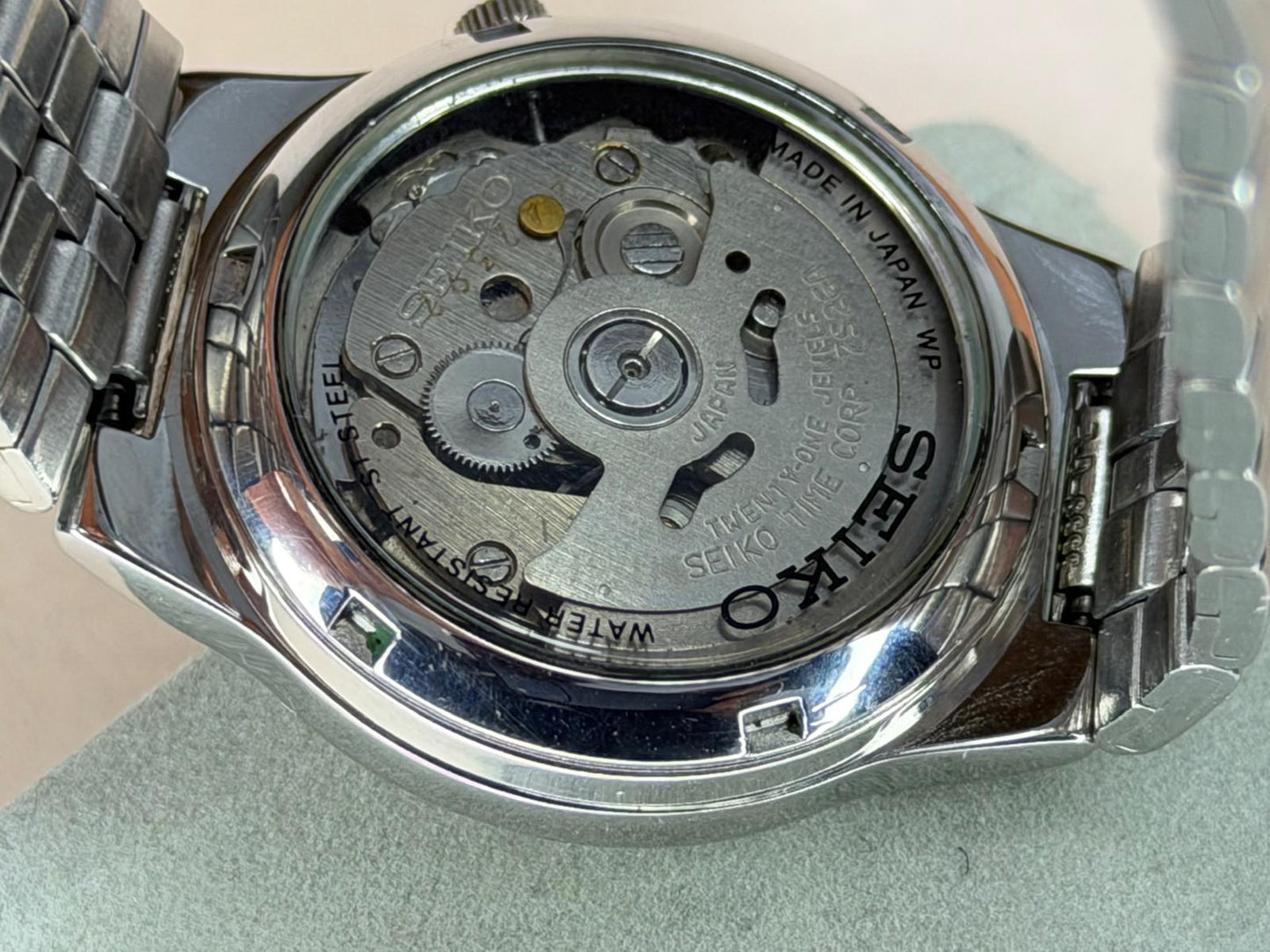 SEIKO Automatic – Silver Dial, Day-Date, Dress Watch (Vintage)