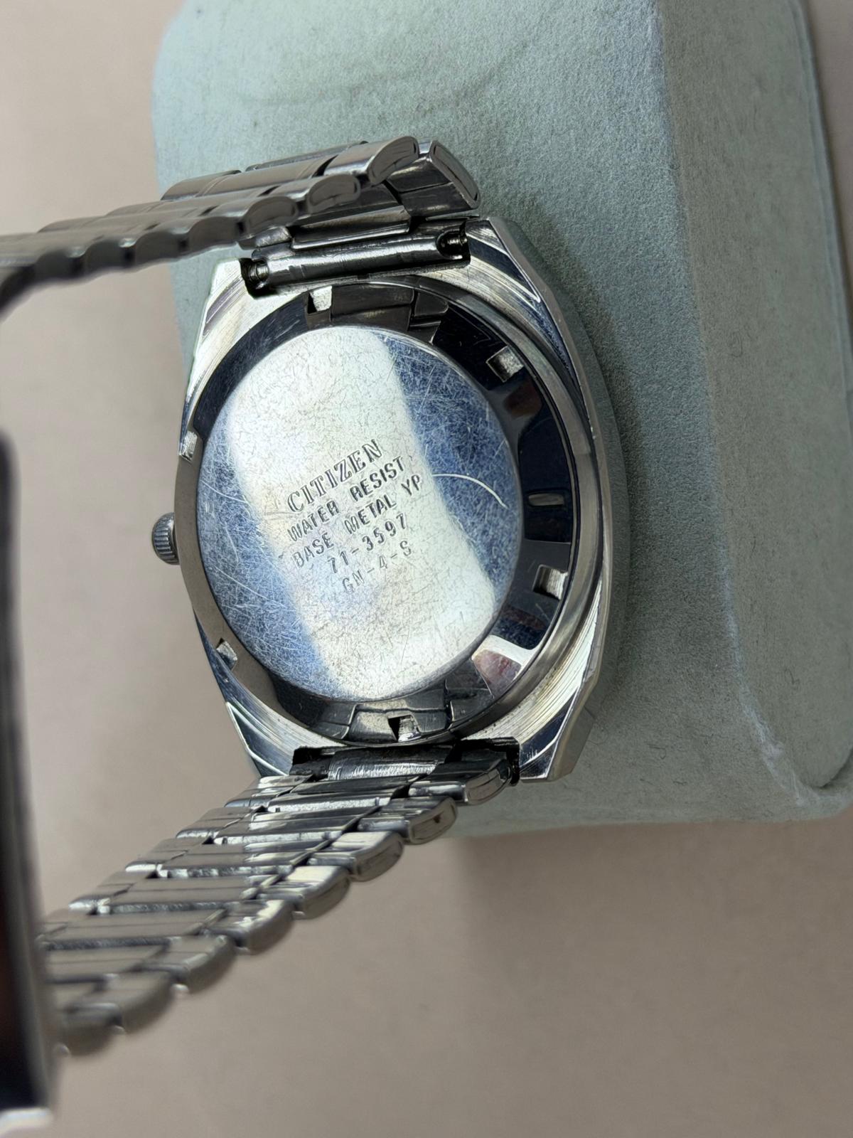 CITIZEN Automatic – Silver Dial, Day-Date, Vintage Wristwatch