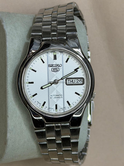 SEIKO Automatic – Silver Dial, Day-Date, Dress Watch (Vintage)
