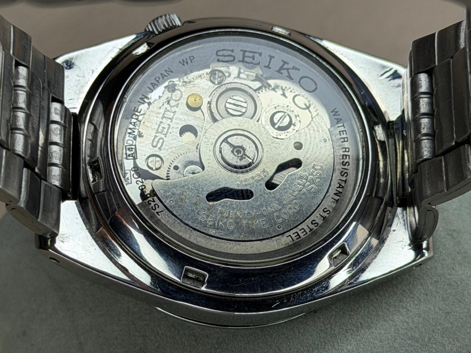 SEIKO 5 – Black Dial, Automatic, Day-Date Wristwatch (Vintage)