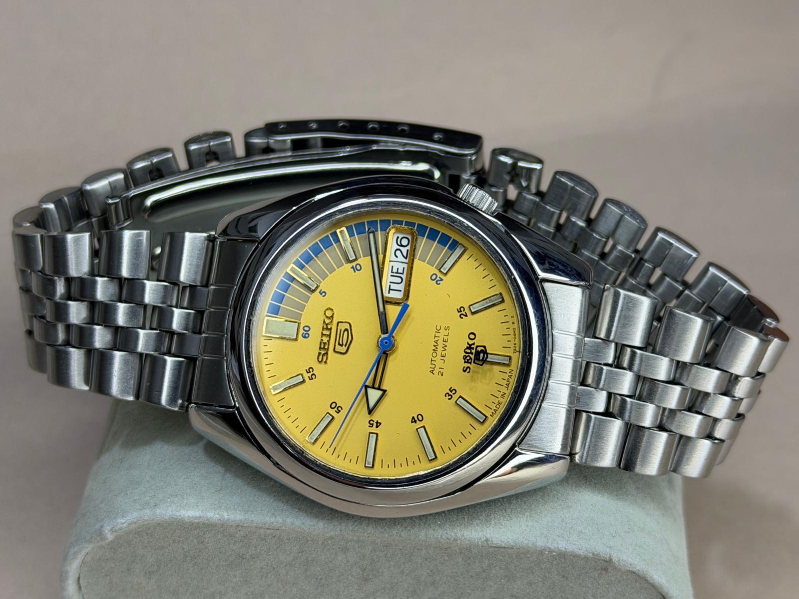 SEIKO 5 – Automatic, Yellow Dial, Day-Date, Vintage Wristwatch