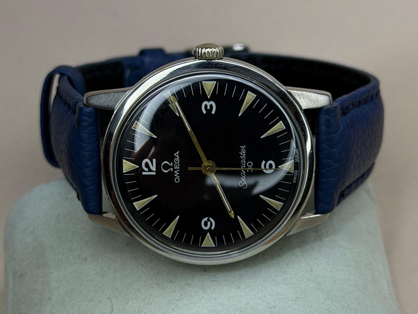 OMEGA Seamaster – Black Dial, Date, Vintage Watch
