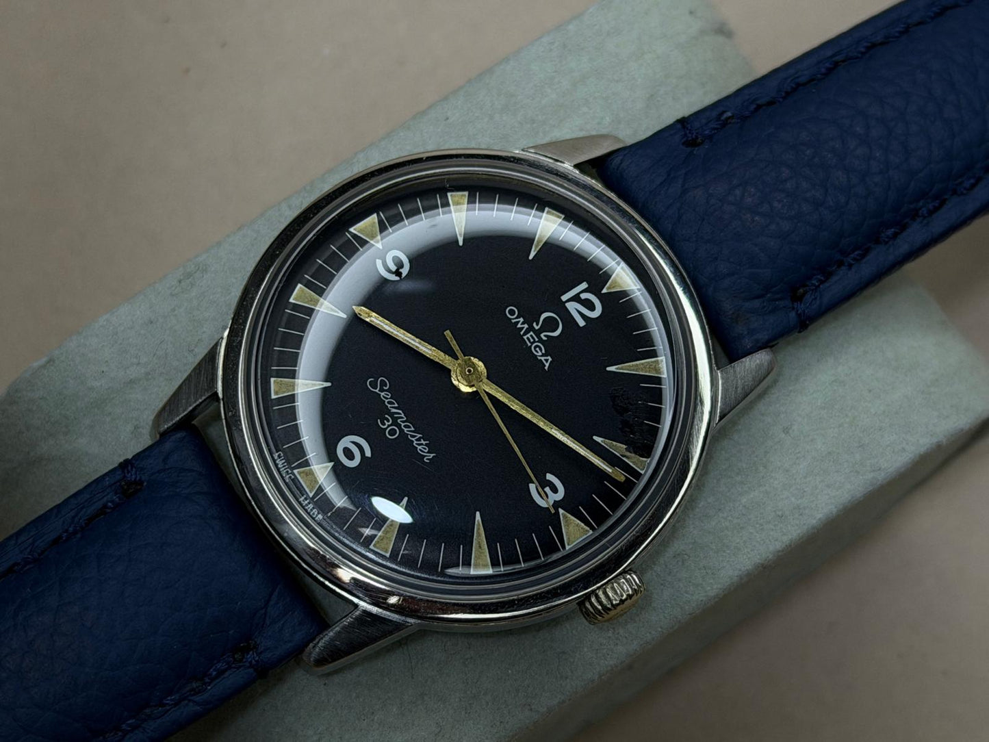 OMEGA Seamaster – Black Dial, Date, Vintage Watch
