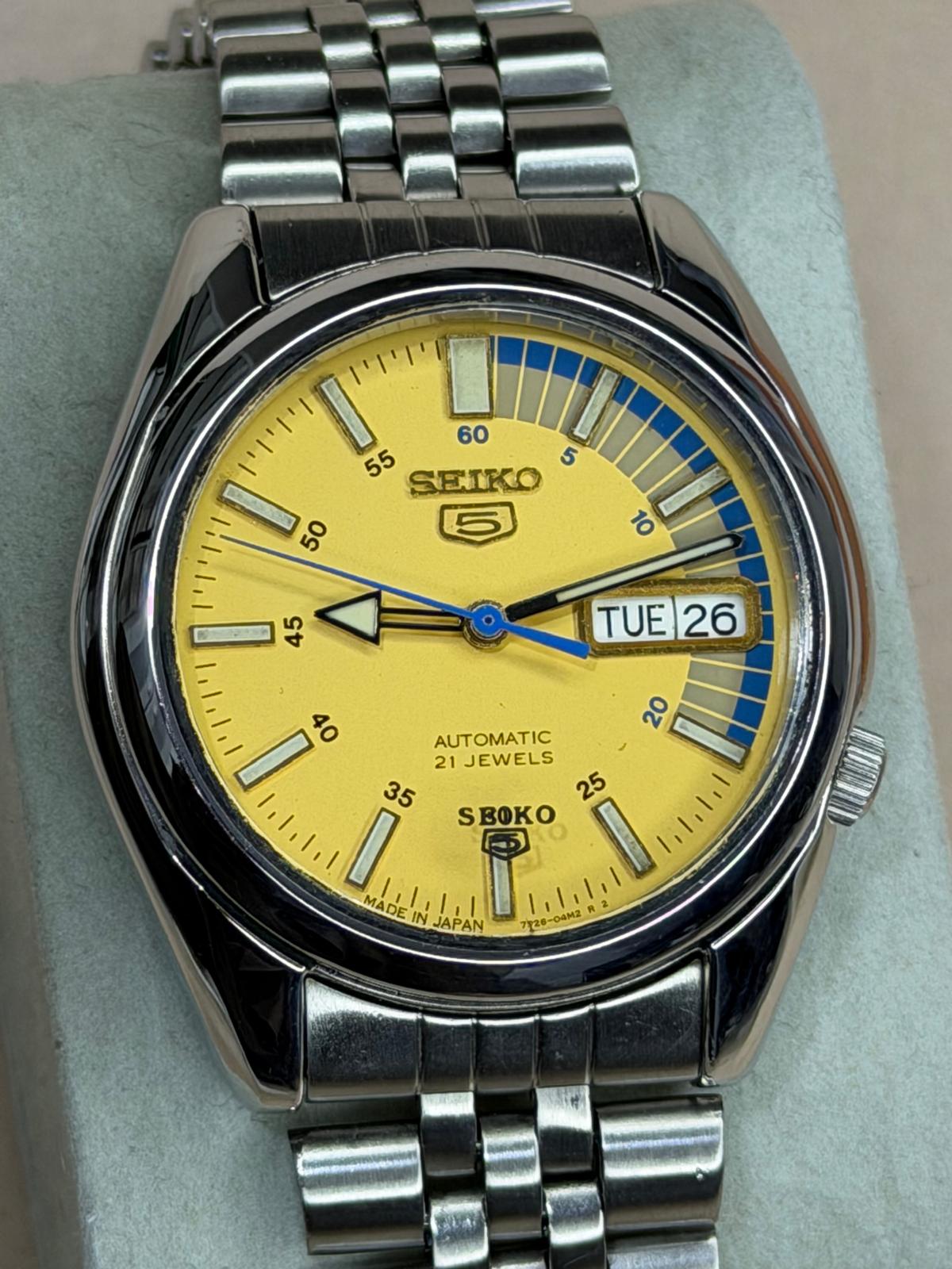 SEIKO 5 – Automatic, Yellow Dial, Day-Date, Vintage Wristwatch