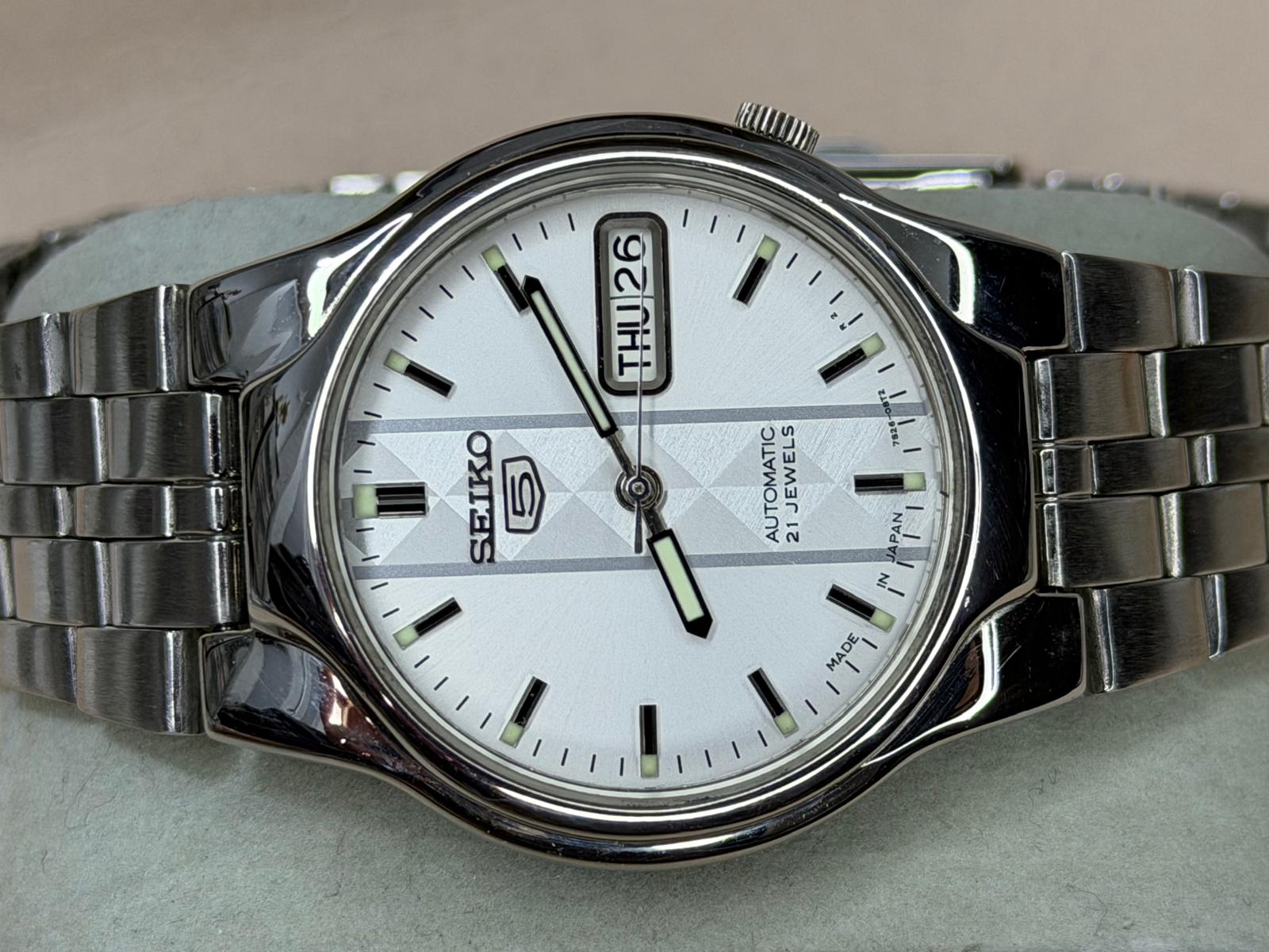 SEIKO Automatic – Silver Dial, Day-Date, Dress Watch (Vintage)