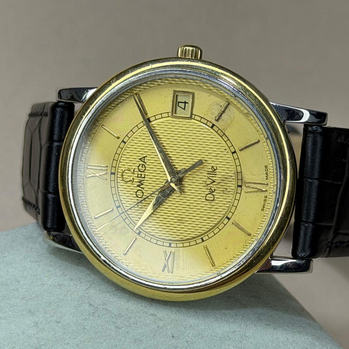 OMEGA De Ville – Gold Guilloché Dial, Date, Dress Watch (Vintage)