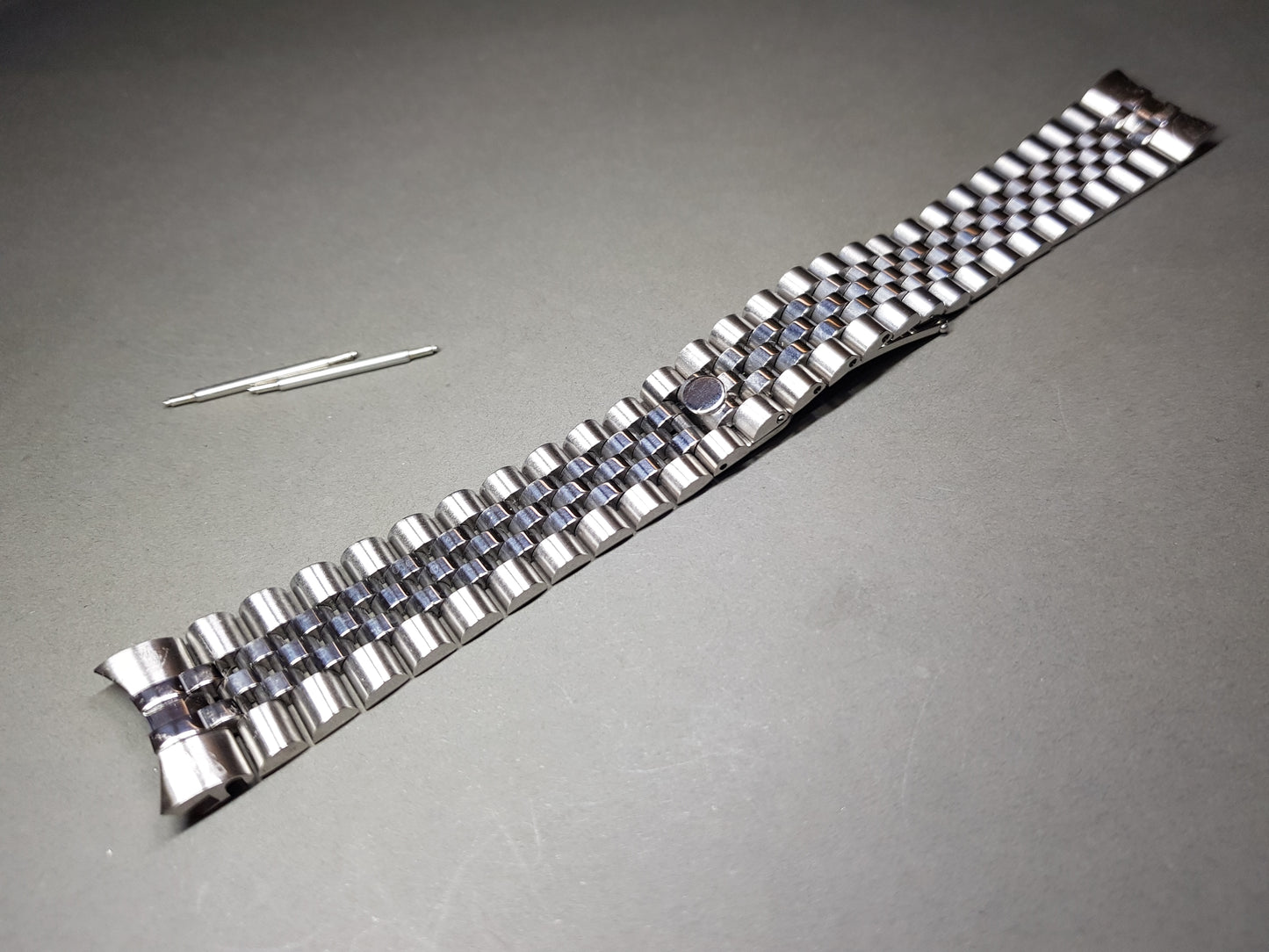 NEW JUBILEE 20MM LUG SILVER  BAND/BRACELET FIT ROLEX WATCHES CUVED END