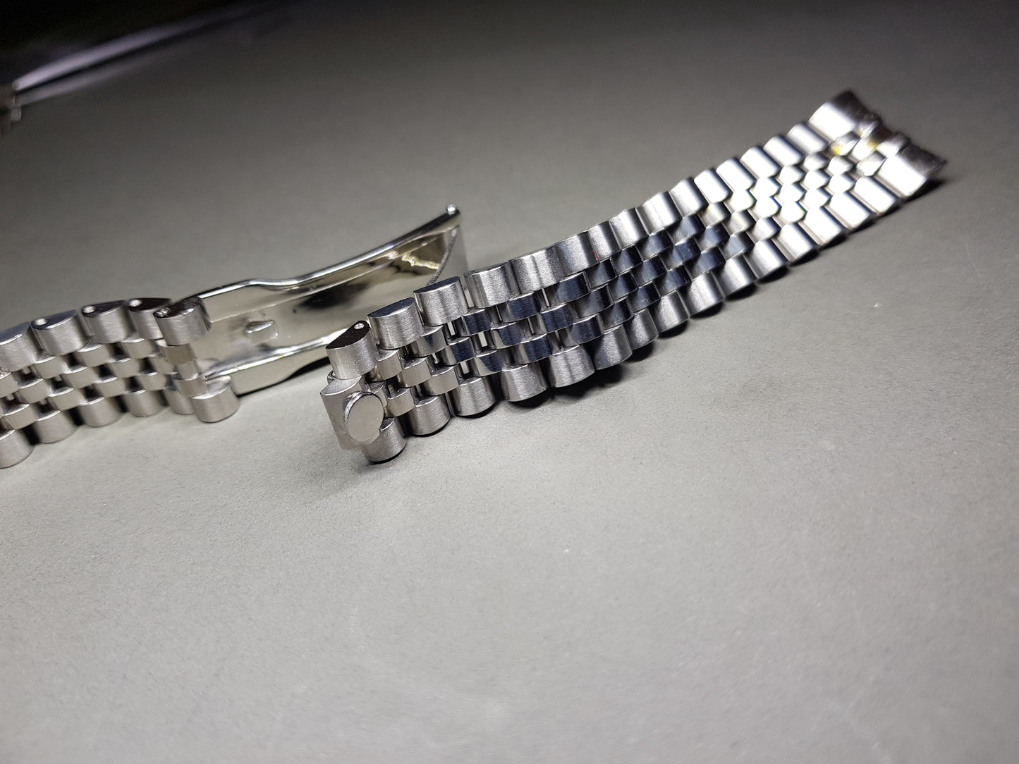 NEW JUBILEE 20MM LUG SILVER  BAND/BRACELET FIT ROLEX WATCHES CUVED END